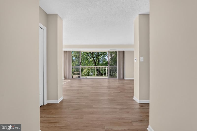 5802 Nicholson Ln #2-602, North Bethesda, MD 20852