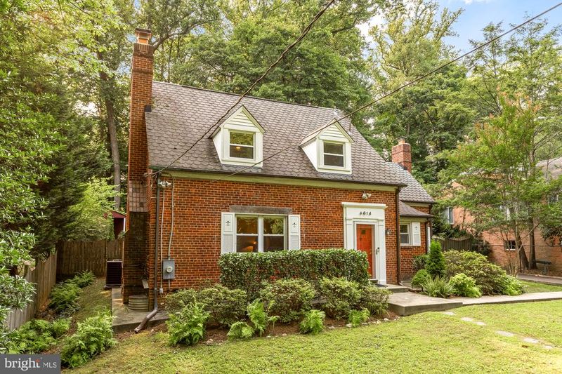 6814 Oregon Ave NW, Washington, DC 20015