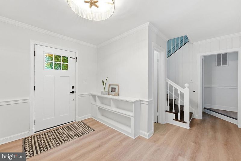 6001 Beech Tree Dr, Alexandria, VA 22310