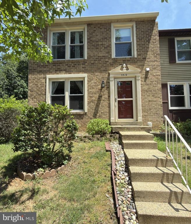 5519 Inverness Woods Ct, Fairfax, VA 22032