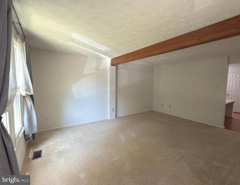 5519 Inverness Woods Ct, Fairfax, VA 22032