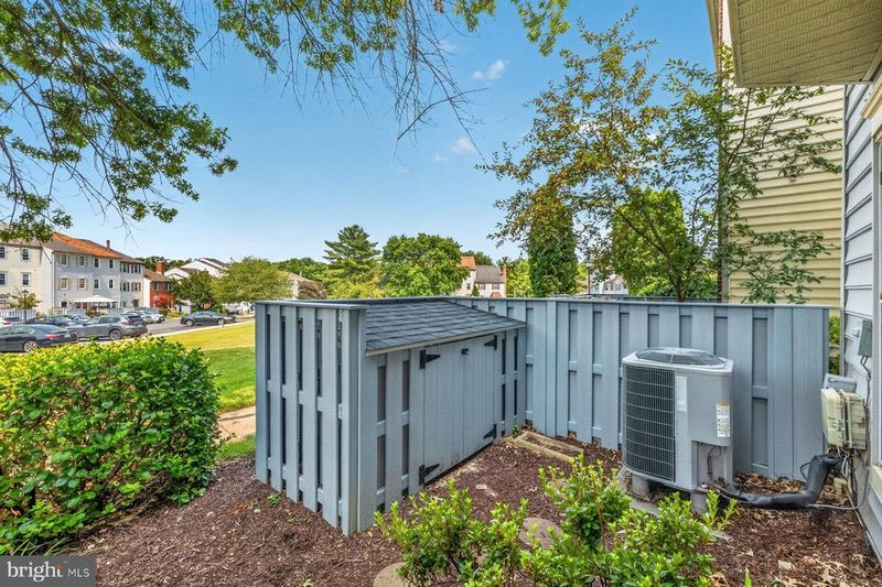 13143 Musicmaster Dr #127, Silver Spring, MD 20904