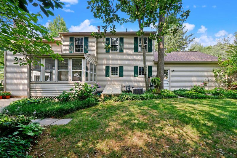 17016 George Washington Dr, Rockville, MD 20853