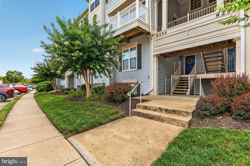 9254 Cardinal Forest Ln #301, Lorton, VA 22079