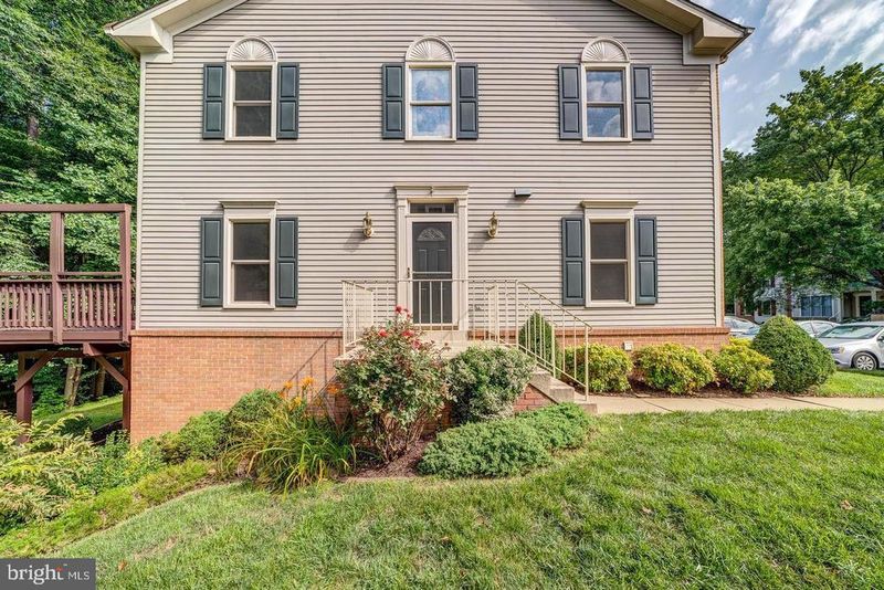7208 Burton Hill Ct, Springfield, VA 22152