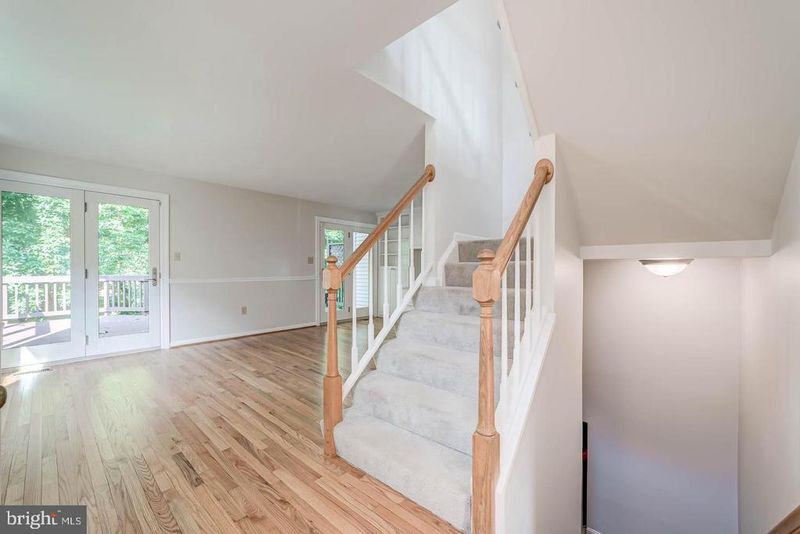 7208 Burton Hill Ct, Springfield, VA 22152