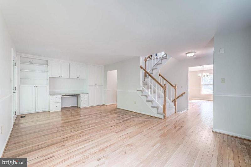 7208 Burton Hill Ct, Springfield, VA 22152