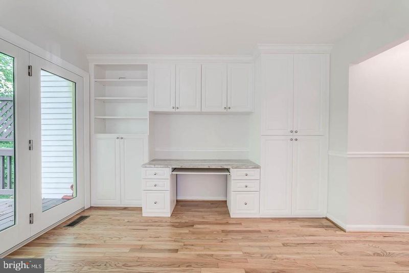 7208 Burton Hill Ct, Springfield, VA 22152