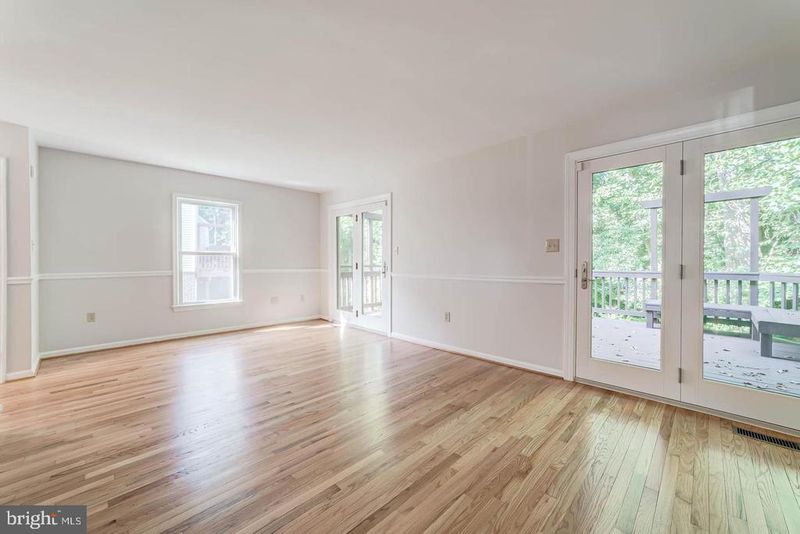 7208 Burton Hill Ct, Springfield, VA 22152