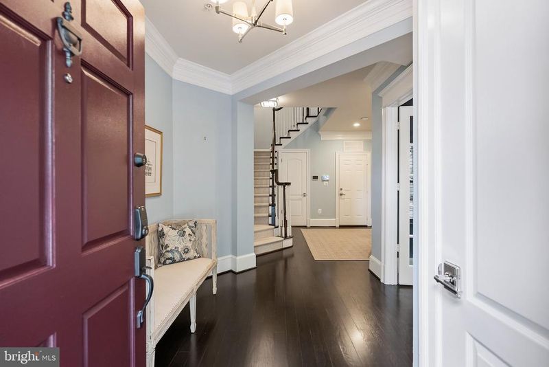 1845 Potomac Greens Dr, Alexandria, VA 22314