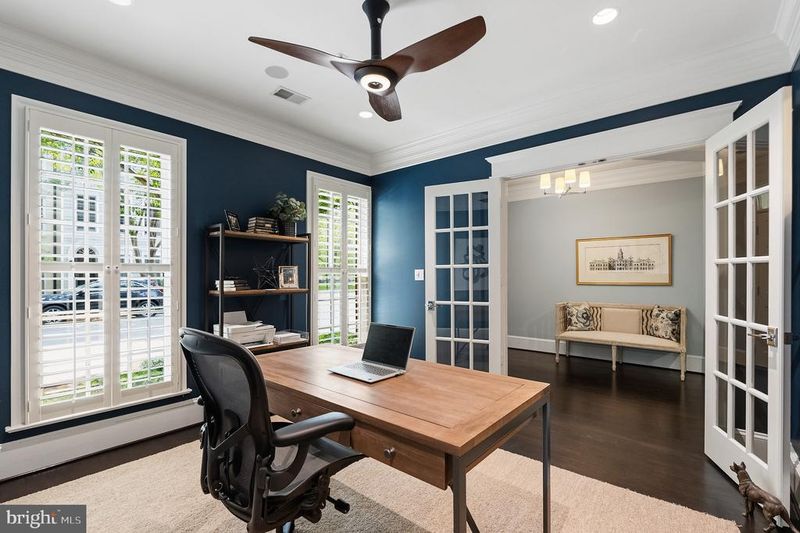 1845 Potomac Greens Dr, Alexandria, VA 22314