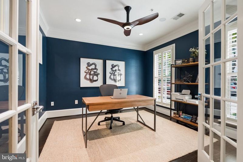 1845 Potomac Greens Dr, Alexandria, VA 22314