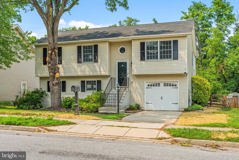 1015 Cheryls Ct, Frederick, MD 21703