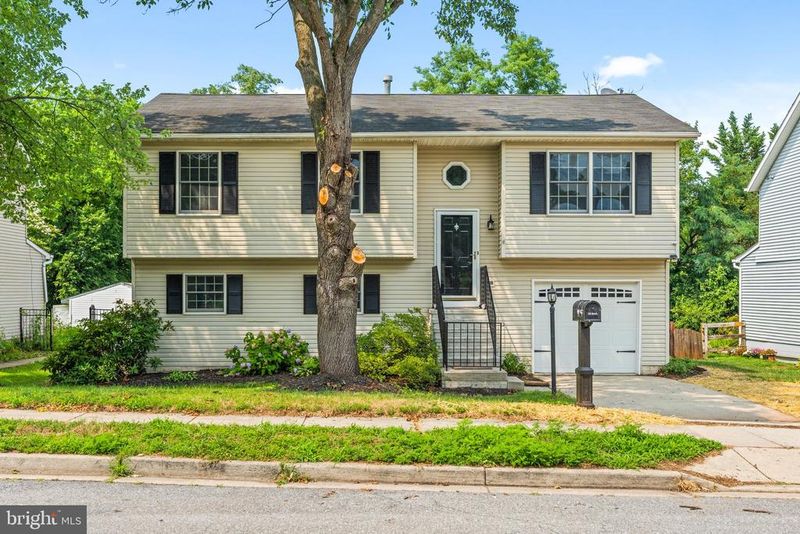 1015 Cheryls Ct, Frederick, MD 21703