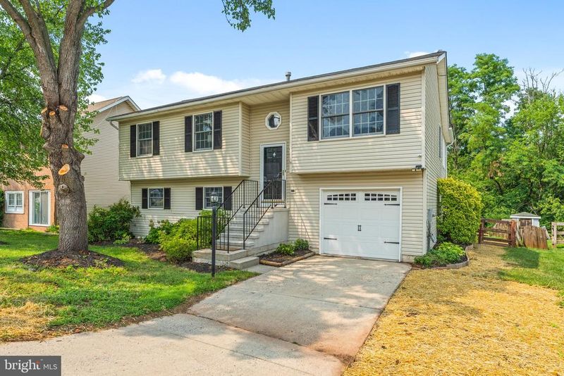 1015 Cheryls Ct, Frederick, MD 21703