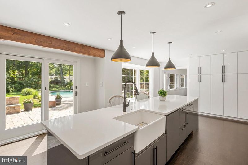 9013 Beatty Dr, Alexandria, VA 22308