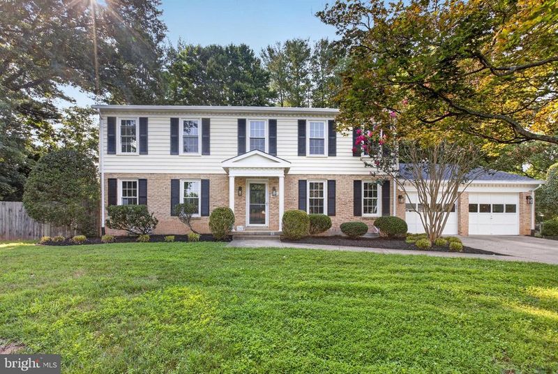 10101 Nadine Dr, Vienna, VA 22181