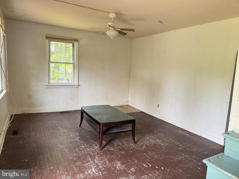 5213 Pole Rd, Alexandria, VA 22309