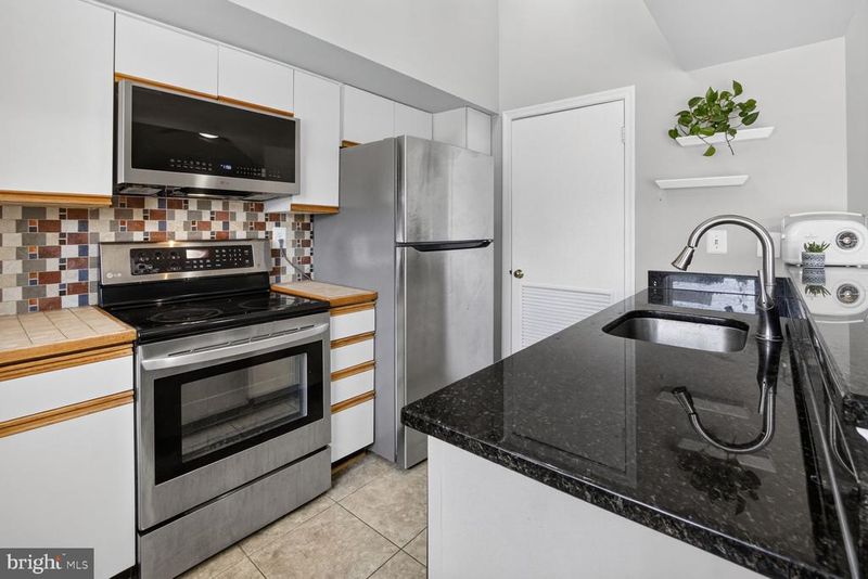 4531 28th Rd S #F, Arlington, VA 22206