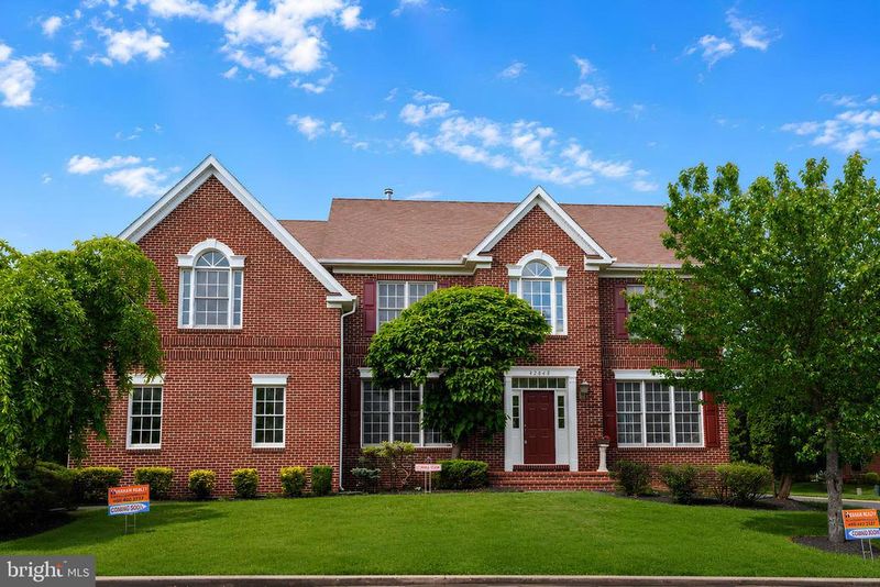 42848 Sidney Pl, Ashburn, VA 20148
