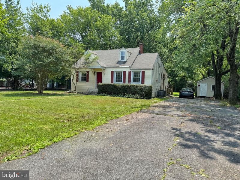 5213 Pole Rd, Alexandria, VA 22309