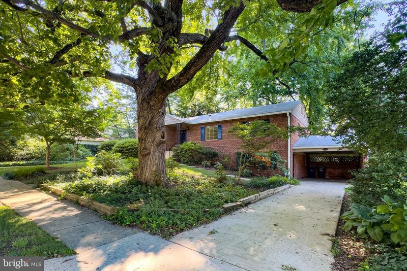 3159 Patrick Henry Dr, Falls Church, VA 22044