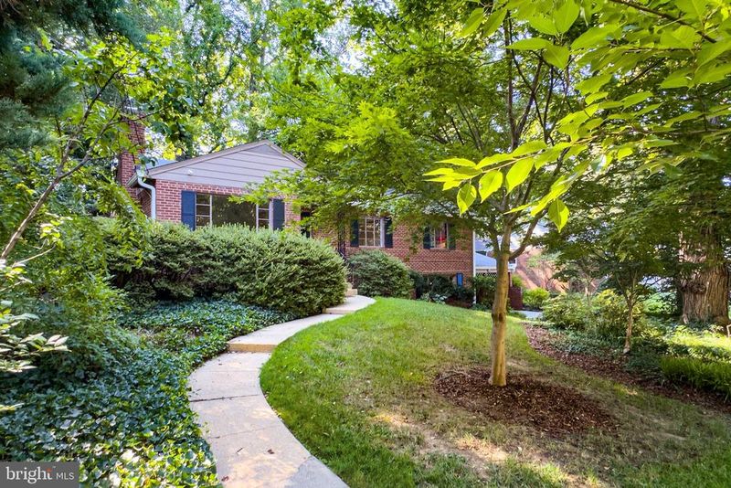 3159 Patrick Henry Dr, Falls Church, VA 22044