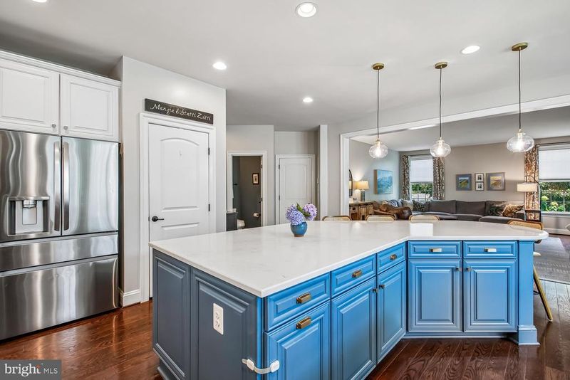 9423 Ferry Landing Ct, Alexandria, VA 22309