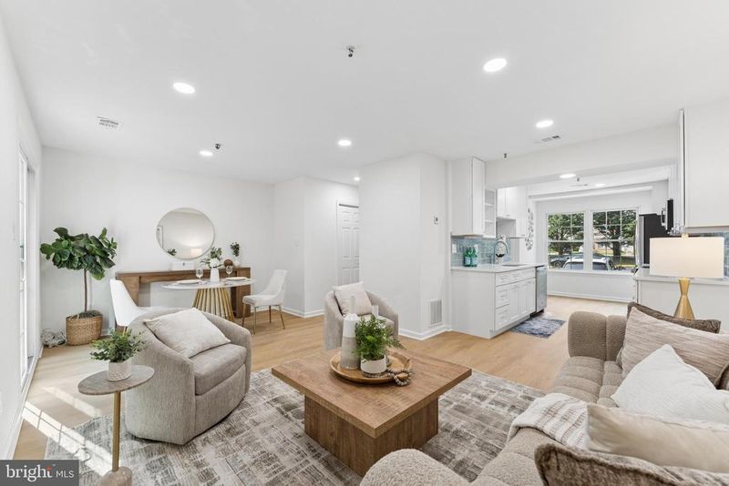 7607 Lee Landing Dr, Falls Church, VA 22043