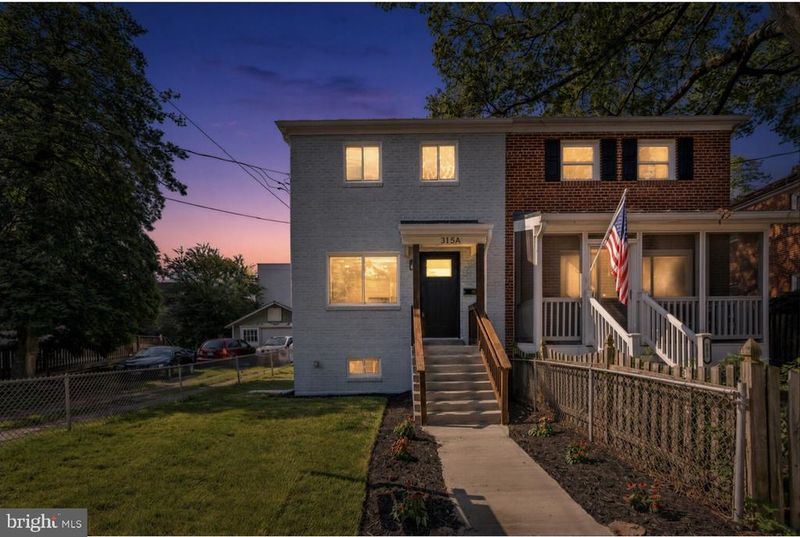 315 E Raymond Ave #A, Alexandria, VA 22301