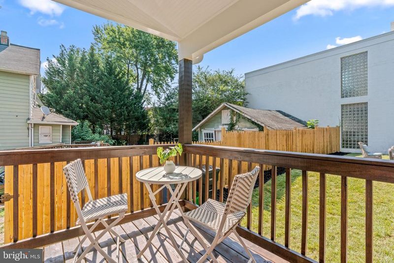 315 E Raymond Ave #A, Alexandria, VA 22301