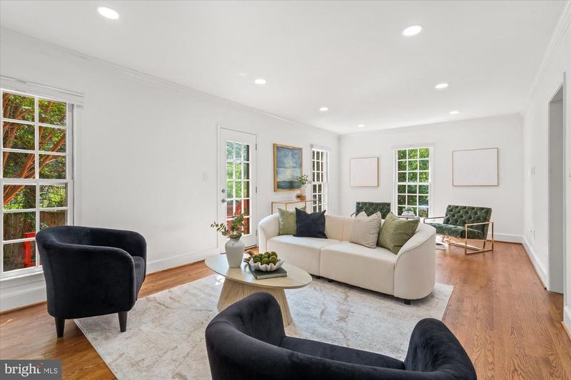 5607 Langston Blvd, Arlington, VA 22207