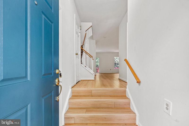 5166 Havering Way, Woodbridge, VA 22193
