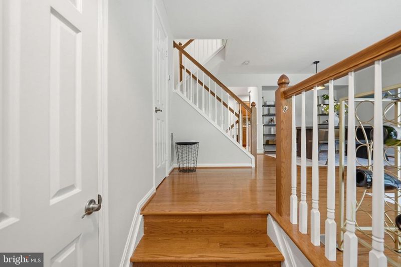 5855 Wye Oak Commons Ct, Burke, VA 22015