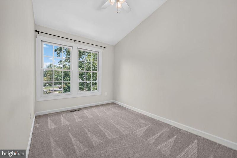 7827 Shepherd Hills Ct, Lorton, VA 22079