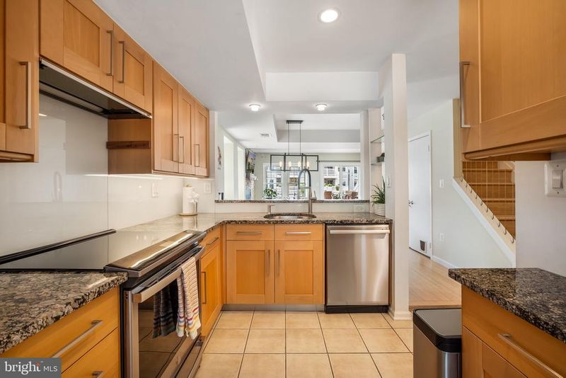 3349 Lakeside View Dr, Falls Church, VA 22041