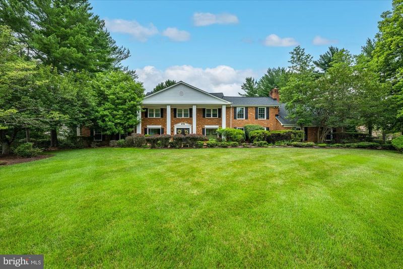 9501 Brian Jac Ln, Great Falls, VA 22066
