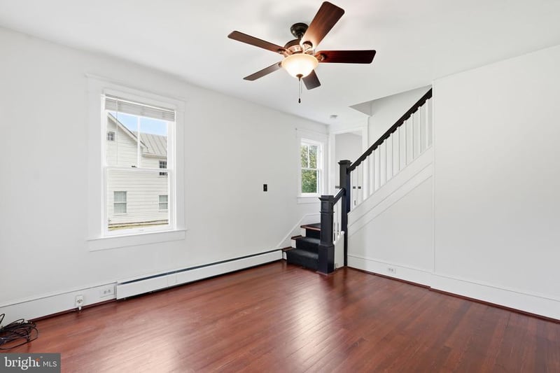 6924 Sundown Rd, Laytonsville, MD 20882