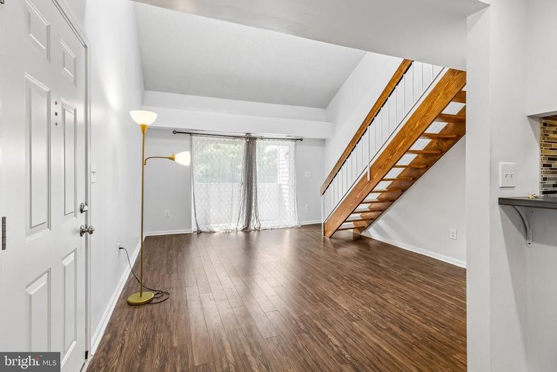 1639 Carriage House Ter #1639-H, Silver Spring, MD 20904