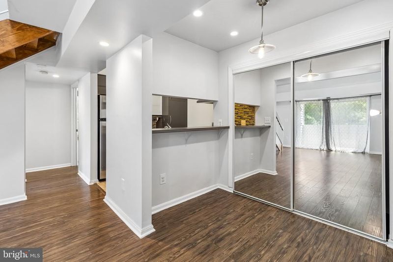 1639 Carriage House Ter #1639-H, Silver Spring, MD 20904