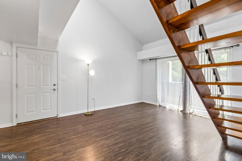 1639 Carriage House Ter #1639-H, Silver Spring, MD 20904