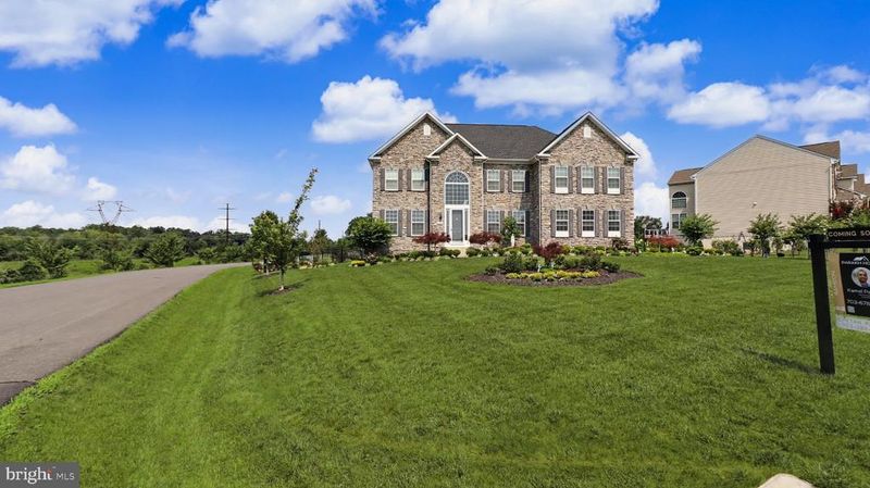 26859 Crusher Dr, Chantilly, VA 20152