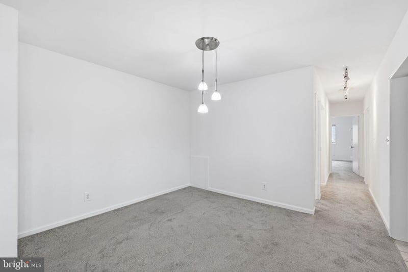 55 Skyhill Rd #202, Alexandria, VA 22314