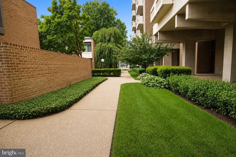 482 M St SW, Washington, DC 20024