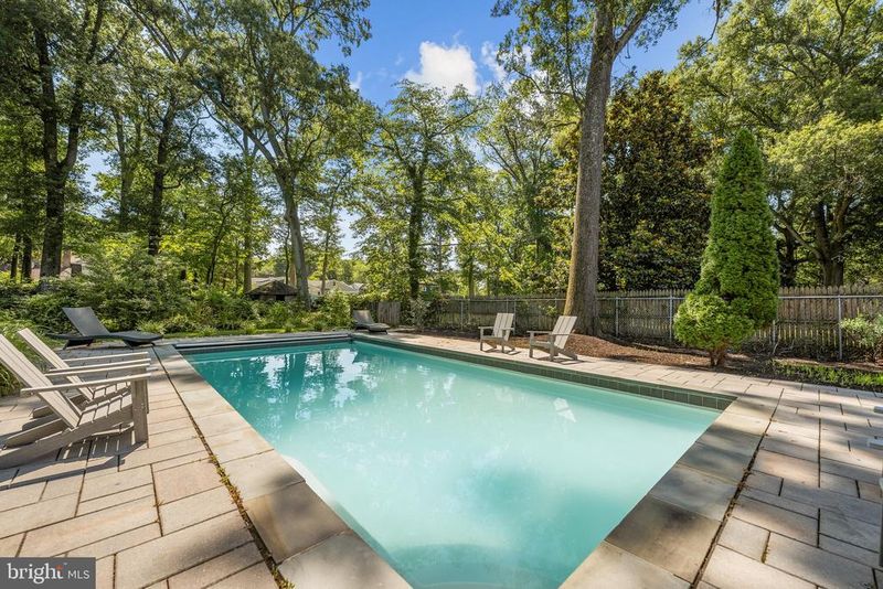 9013 Beatty Dr, Alexandria, VA 22308