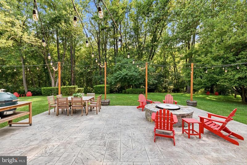 9509 Mandolin Ct, Vienna, VA 22182
