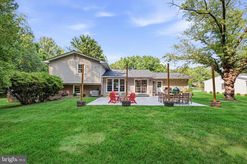 9509 Mandolin Ct, Vienna, VA 22182