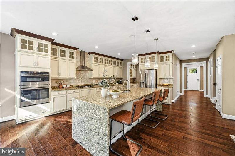 23766 Kilkerran Dr, Aldie, VA 20105