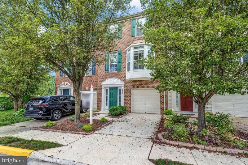 8482 Hallie Rose St, Alexandria, VA 22309