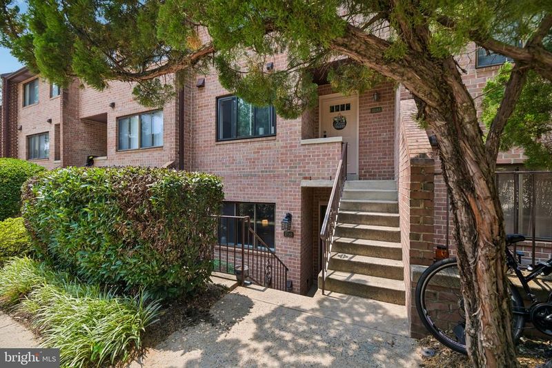 3708 Steppes Ct, Falls Church, VA 22041
